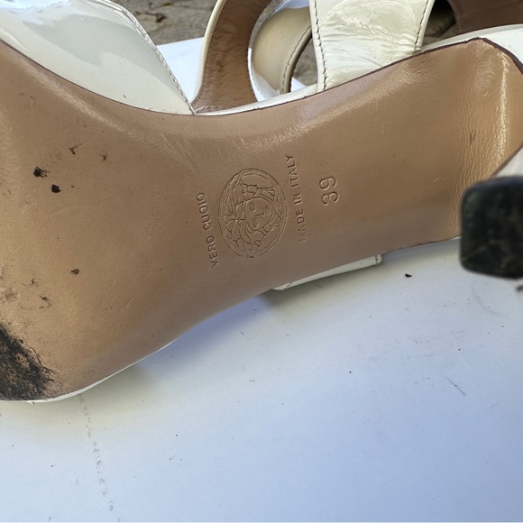 Versace Heels Straps 9 (39) - Picture 2 of 13